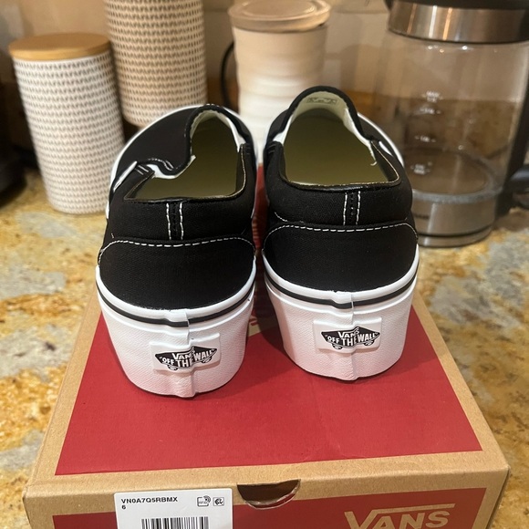 Vans slip on platform size 7.5 - Picture 4 of 7